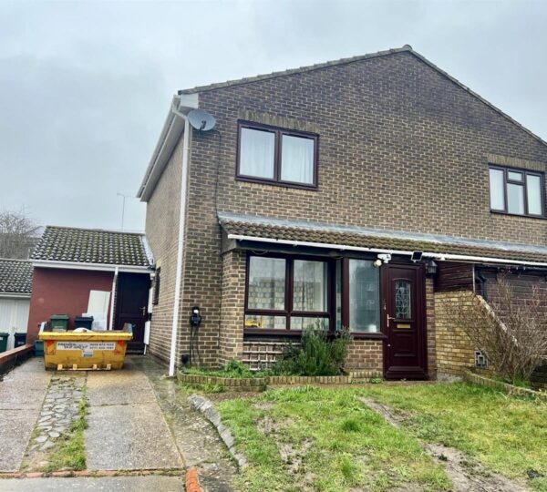 Allum Grove, Tadworth