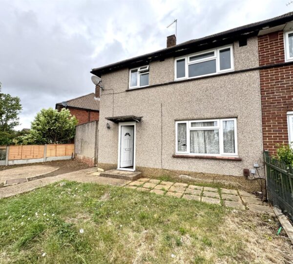 Fairchildes Avenue, New Addington, Croydon